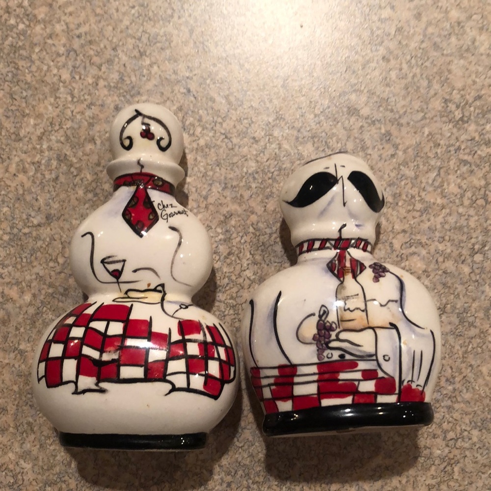 Chef salt pepper shakers